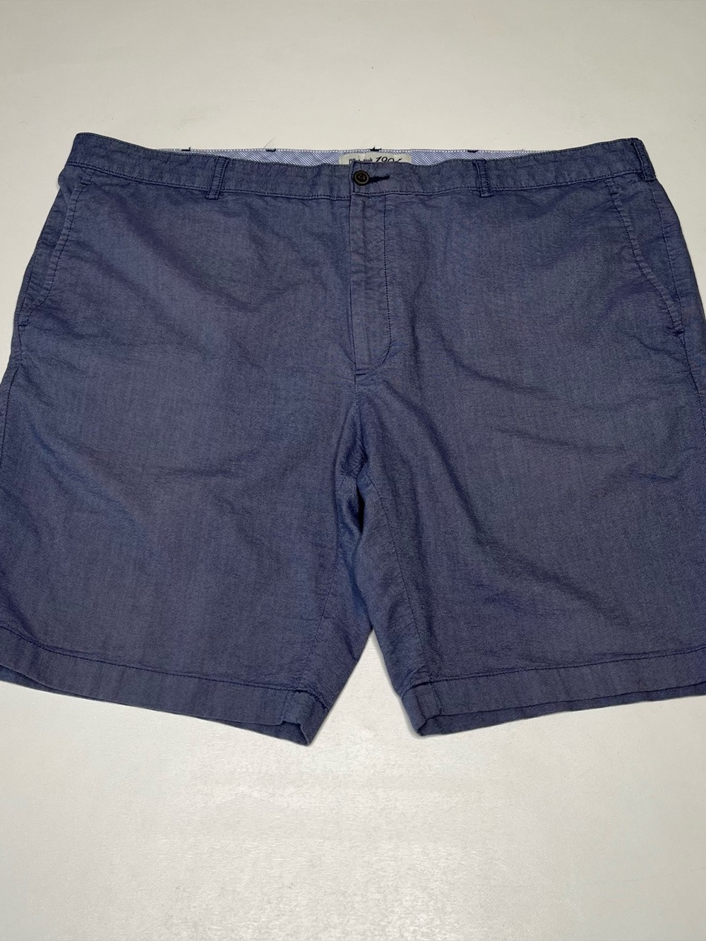 Jos A. Bank Tailored Fit Blue Flat Front Shorts  Mens Size 42